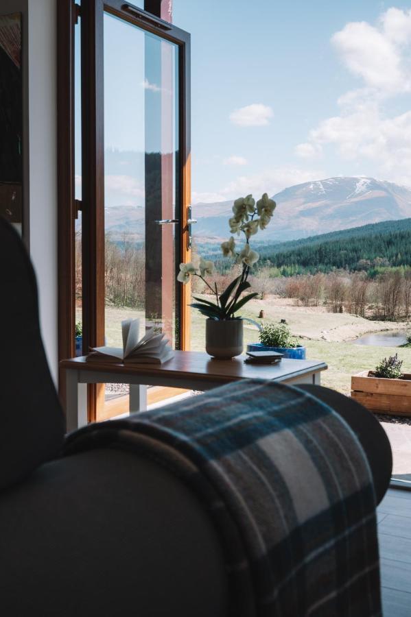 Ferienwohnung Frances' Sketch Pad With Hot Tub Fort William Exterior foto