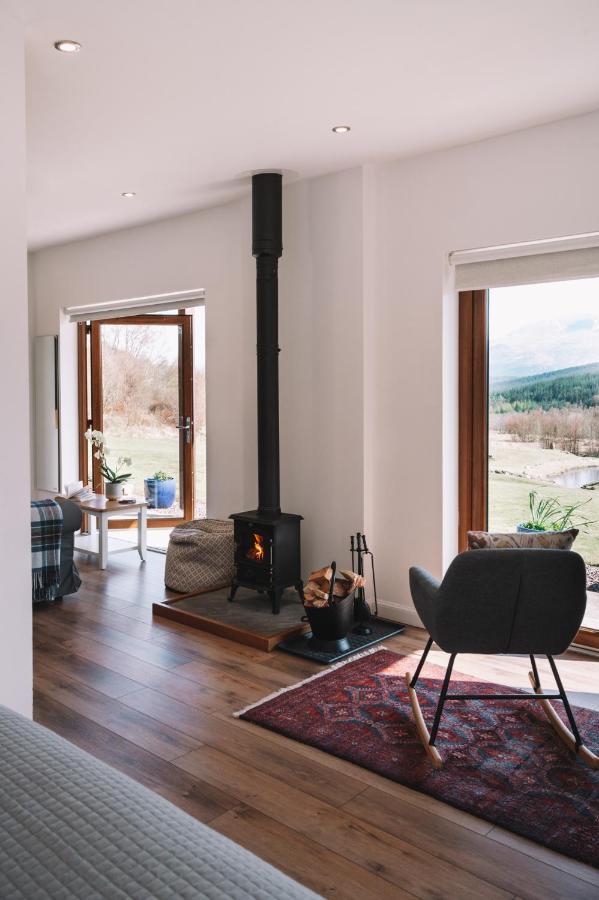 Ferienwohnung Frances' Sketch Pad With Hot Tub Fort William Exterior foto