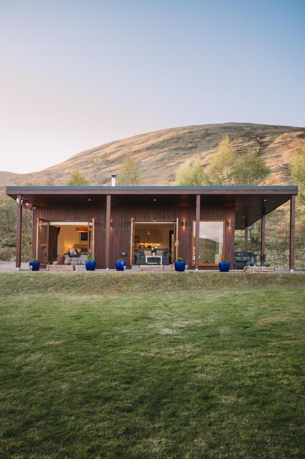 Ferienwohnung Frances' Sketch Pad With Hot Tub Fort William Exterior foto