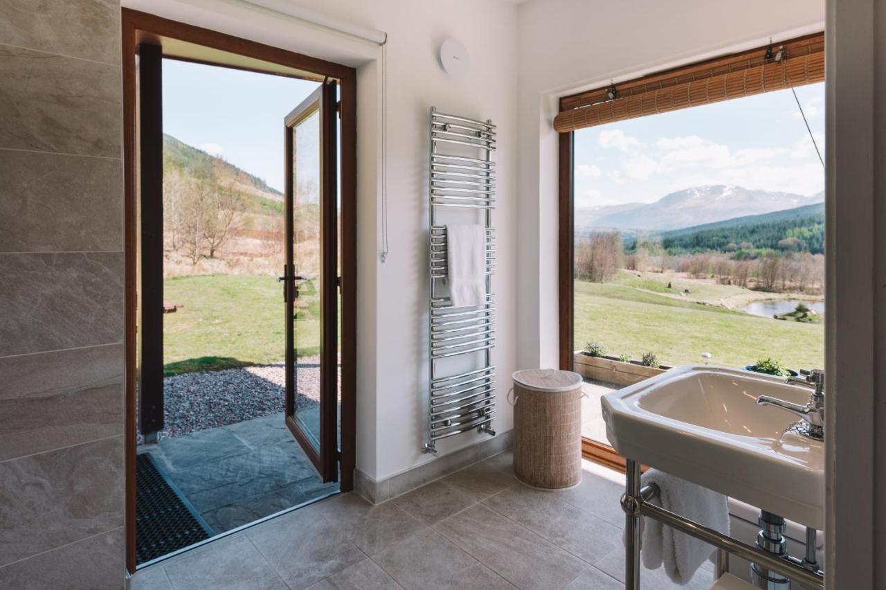 Ferienwohnung Frances' Sketch Pad With Hot Tub Fort William Exterior foto