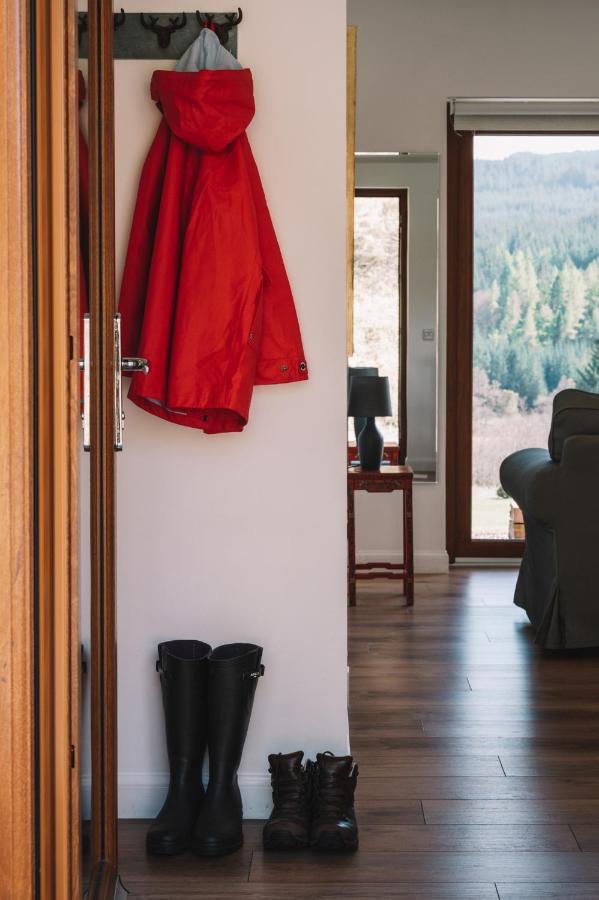Ferienwohnung Frances' Sketch Pad With Hot Tub Fort William Exterior foto