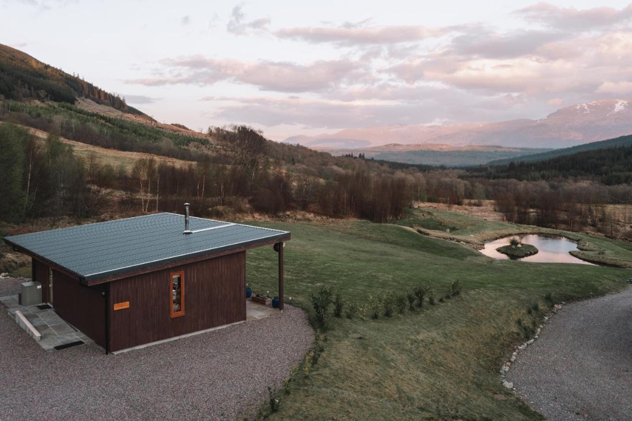 Ferienwohnung Frances' Sketch Pad With Hot Tub Fort William Exterior foto